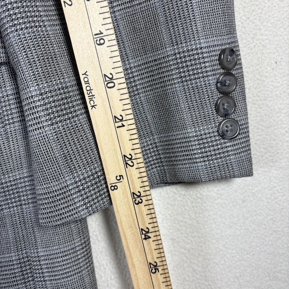 Jos‎ A Bank Blazer Mens 44S Gray Windowpane Plaid Sport Coat Classic Wool Button